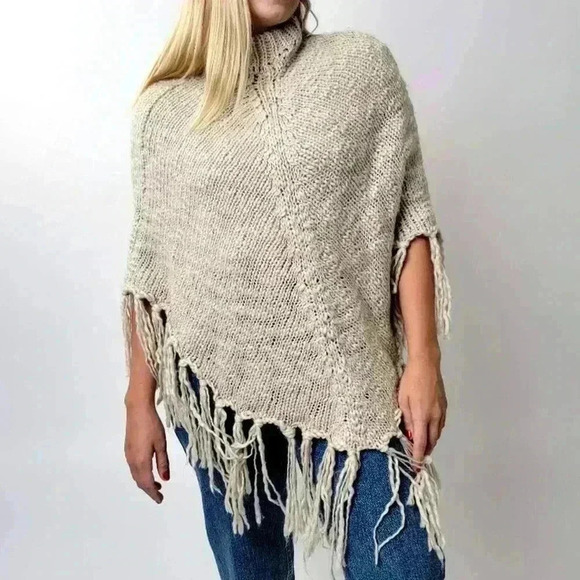 Cejon Cream Colored Fringe Tassel Poncho Shaw - Picture 7 of 8